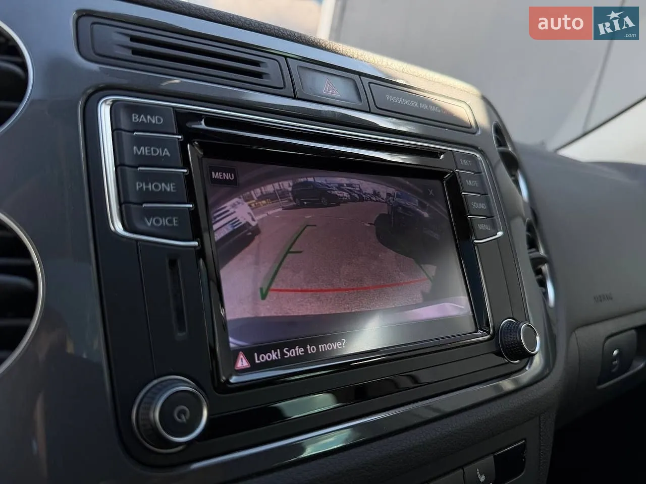 2016 Volkswagen Tiguan - мініатюра 24