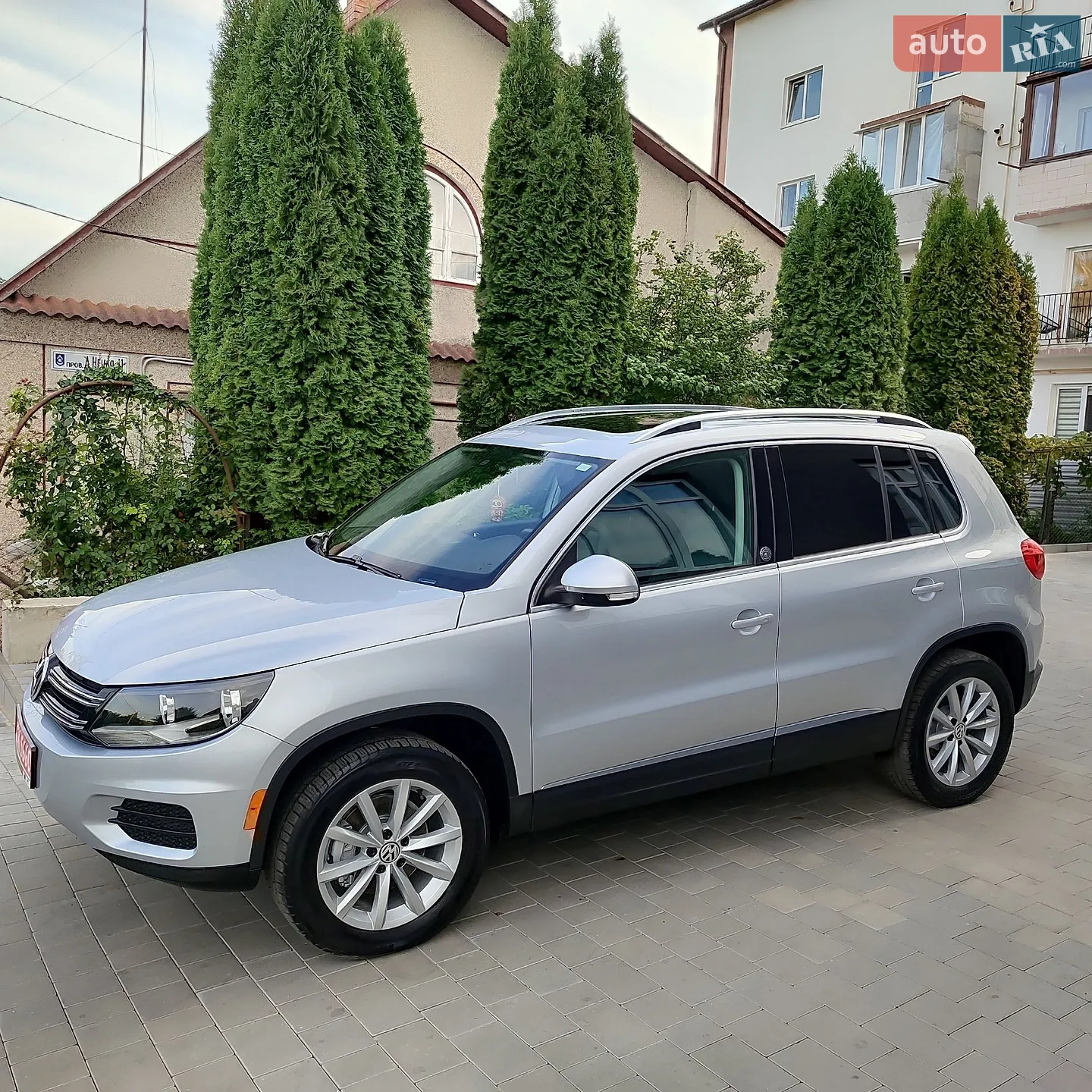 2017 Volkswagen Tiguan - мініатюра 12