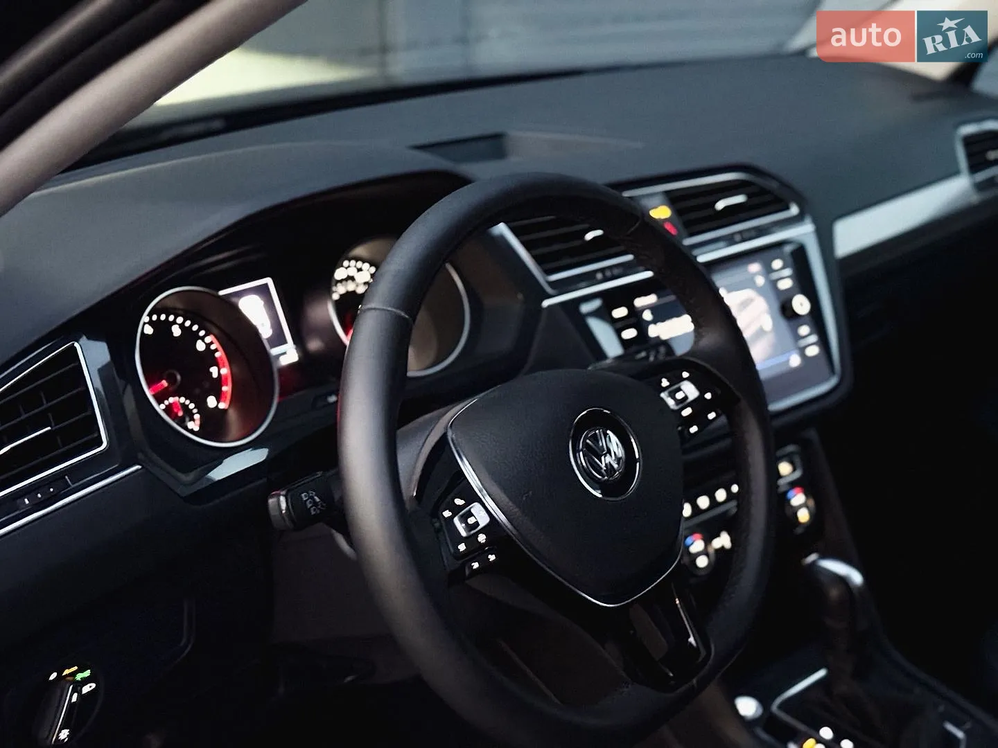 2020 Volkswagen Tiguan - мініатюра 39