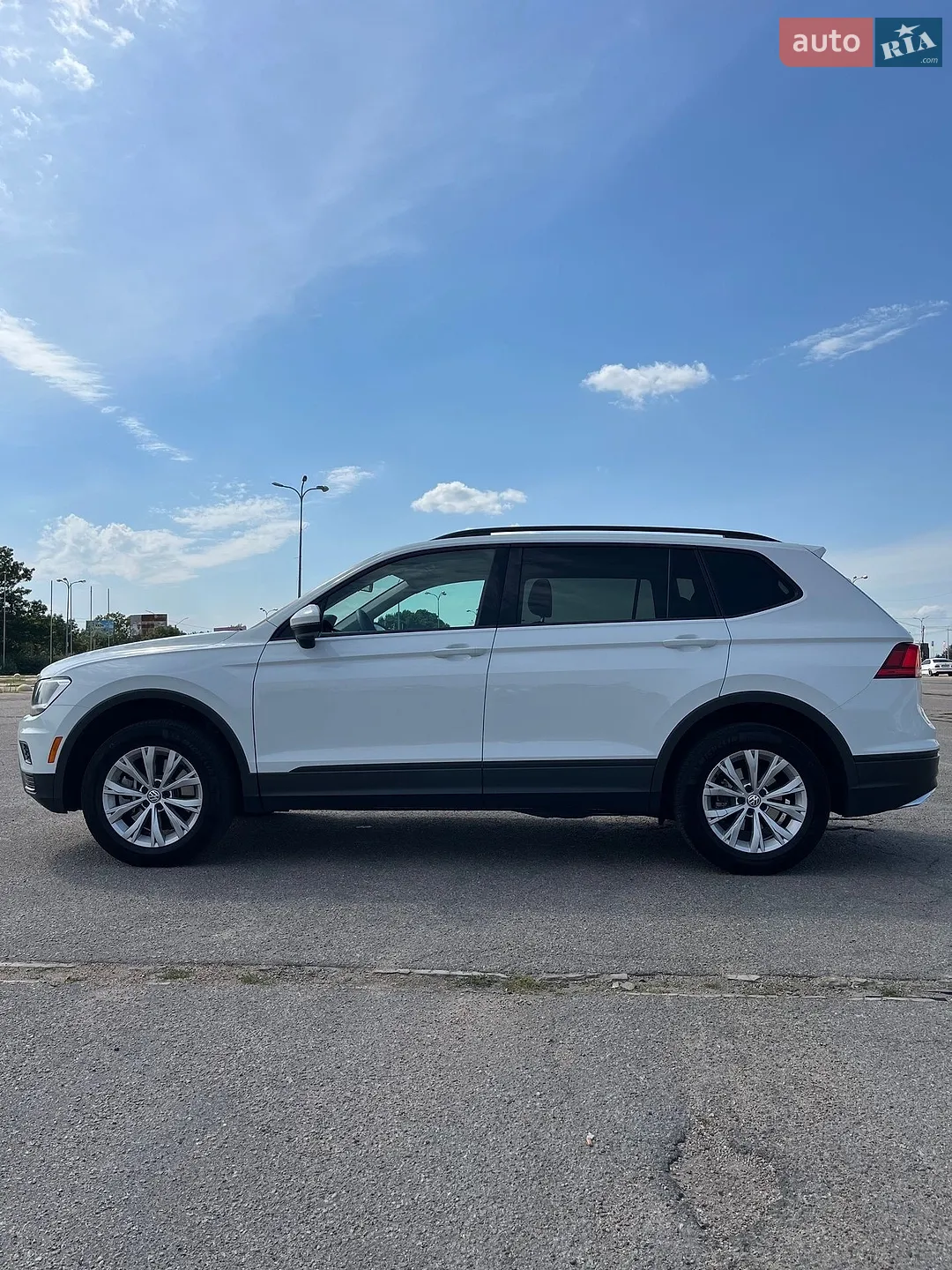 2020 Volkswagen Tiguan - мініатюра 8
