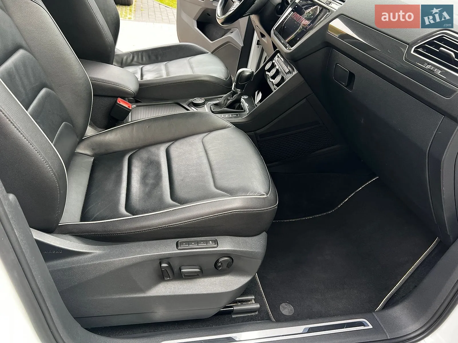 2017 Volkswagen Tiguan - мініатюра 15