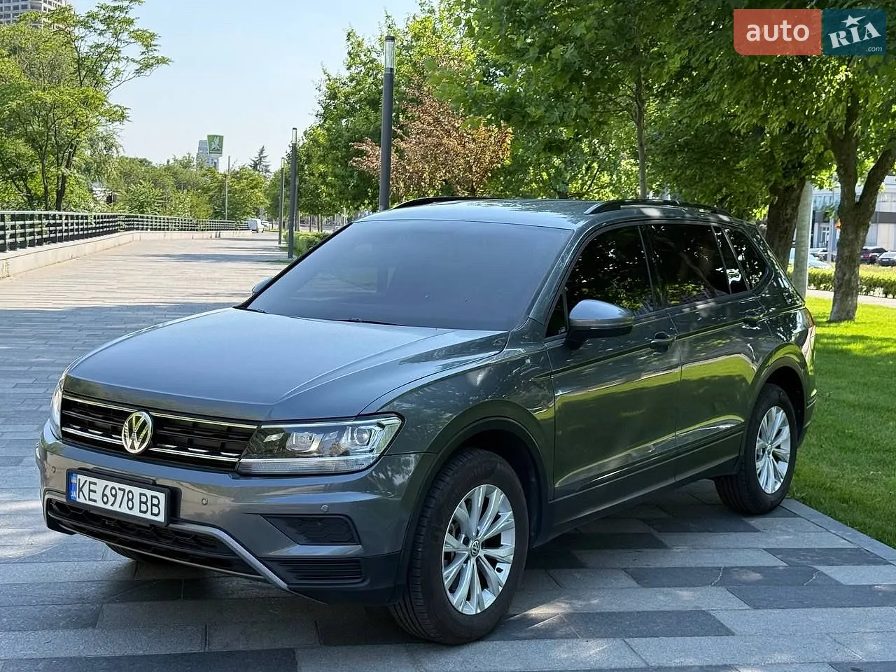 2018 Volkswagen Tiguan - мініатюра 10