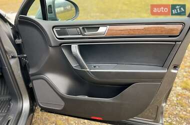 Внедорожник / Кроссовер Volkswagen Touareg R 2017 в 