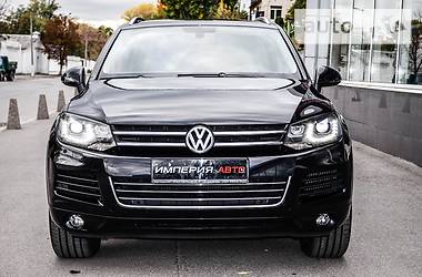 Внедорожник / Кроссовер Volkswagen Touareg 2014 в Киеве