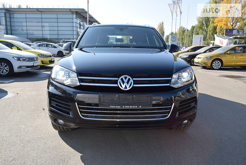 Внедорожник / Кроссовер Volkswagen Touareg 2012 в Киеве