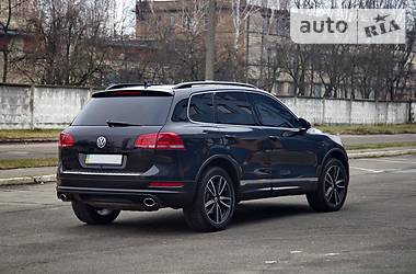 Внедорожник / Кроссовер Volkswagen Touareg 2013 в Киеве