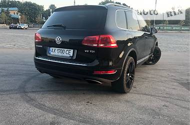 Внедорожник / Кроссовер Volkswagen Touareg 2012 в Харькове