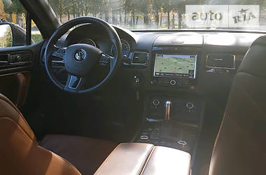 Позашляховик / Кросовер Volkswagen Touareg 2014 в Львові