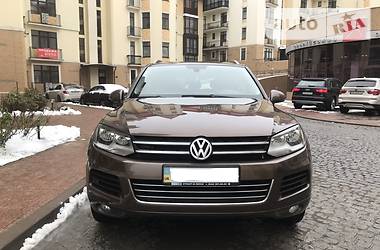 Внедорожник / Кроссовер Volkswagen Touareg 2012 в Киеве