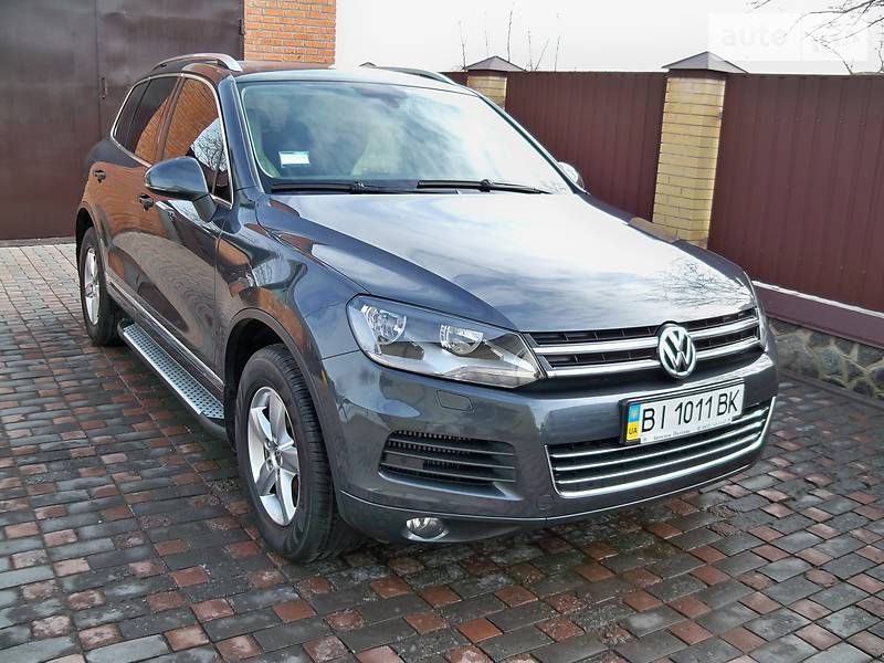 Позашляховик / Кросовер Volkswagen Touareg 2011 в 
