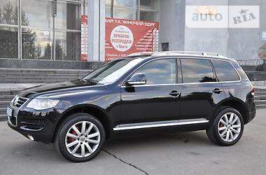 Внедорожник / Кроссовер Volkswagen Touareg 2007 в 
