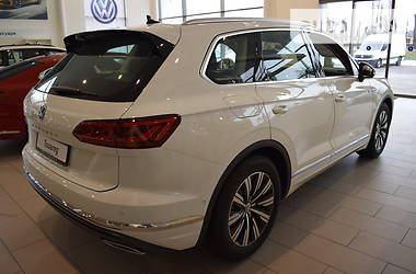 Внедорожник / Кроссовер Volkswagen Touareg 2018 в Житомире