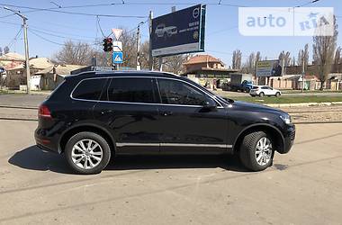 Внедорожник / Кроссовер Volkswagen Touareg 2013 в Николаеве