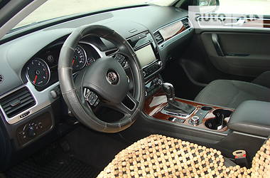 Внедорожник / Кроссовер Volkswagen Touareg 2013 в 