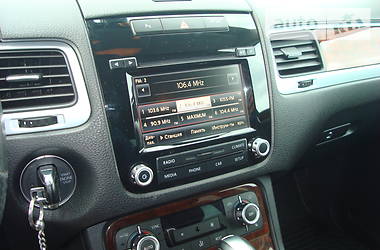 Внедорожник / Кроссовер Volkswagen Touareg 2013 в 