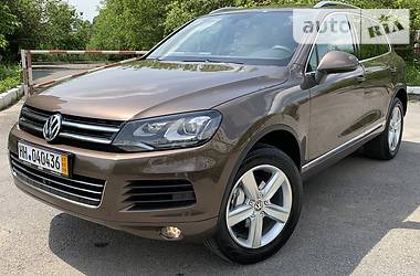 Позашляховик / Кросовер Volkswagen Touareg 2014 в Вінниці