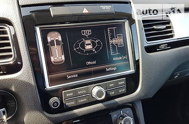 Позашляховик / Кросовер Volkswagen Touareg 2014 в 
