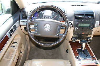 Позашляховик / Кросовер Volkswagen Touareg 2009 в Києві