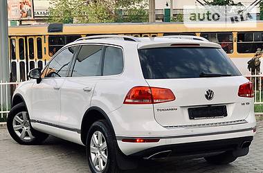 Позашляховик / Кросовер Volkswagen Touareg 2015 в Одесі