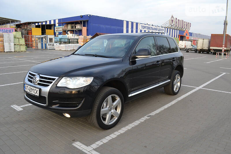 Позашляховик / Кросовер Volkswagen Touareg 2009 в Коломиї