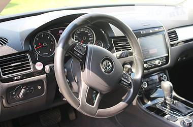Внедорожник / Кроссовер Volkswagen Touareg 2012 в Калуше