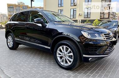 Внедорожник / Кроссовер Volkswagen Touareg 2016 в Киеве