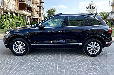 Внедорожник / Кроссовер Volkswagen Touareg 2016 в Киеве