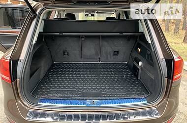 Внедорожник / Кроссовер Volkswagen Touareg 2013 в Киеве