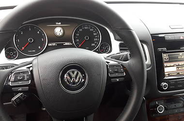 Внедорожник / Кроссовер Volkswagen Touareg 2012 в Житомире