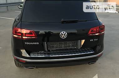 Внедорожник / Кроссовер Volkswagen Touareg 2015 в Мукачево
