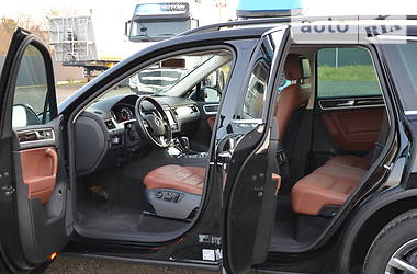 Внедорожник / Кроссовер Volkswagen Touareg 2015 в Луцке