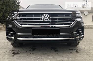 Позашляховик / Кросовер Volkswagen Touareg 2018 в 