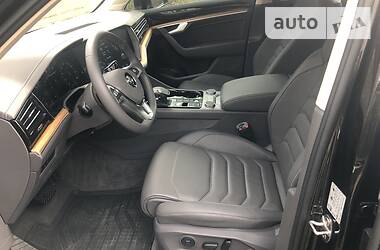 Позашляховик / Кросовер Volkswagen Touareg 2018 в 