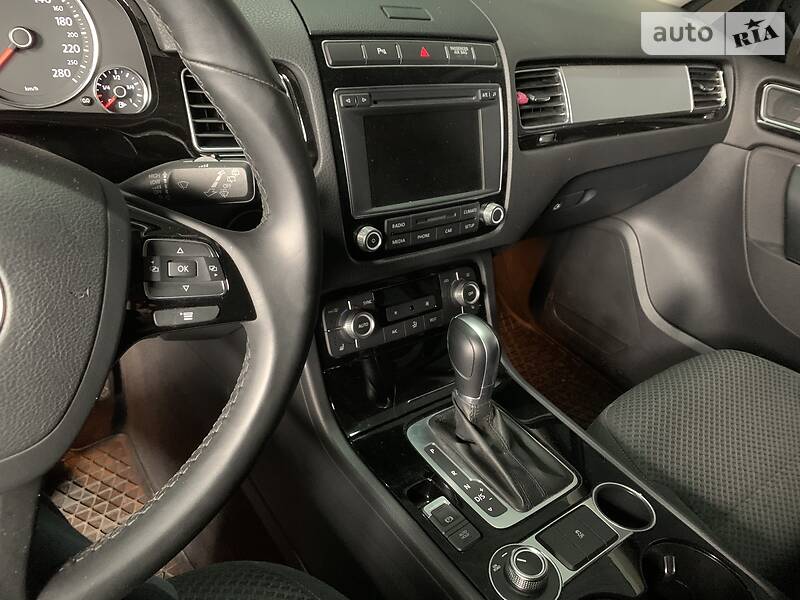 Позашляховик / Кросовер Volkswagen Touareg 2017 в Кропивницькому