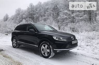 Внедорожник / Кроссовер Volkswagen Touareg 2015 в Мукачево