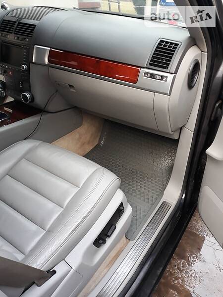 Позашляховик / Кросовер Volkswagen Touareg 2003 в Рубіжному