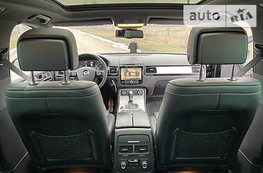 Позашляховик / Кросовер Volkswagen Touareg 2012 в 
