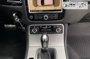 Позашляховик / Кросовер Volkswagen Touareg 2012 в 