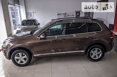 Позашляховик / Кросовер Volkswagen Touareg 2011 в 