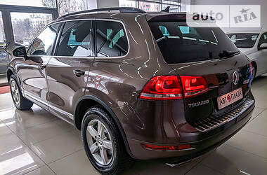 Позашляховик / Кросовер Volkswagen Touareg 2011 в 