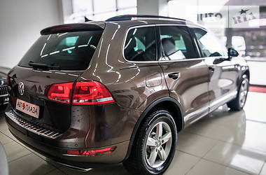 Позашляховик / Кросовер Volkswagen Touareg 2011 в 