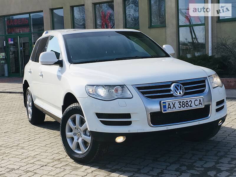 Позашляховик / Кросовер Volkswagen Touareg 2008 в Новомосковську