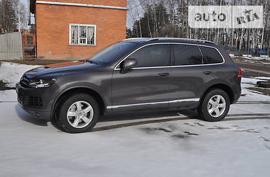 Позашляховик / Кросовер Volkswagen Touareg 2012 в 