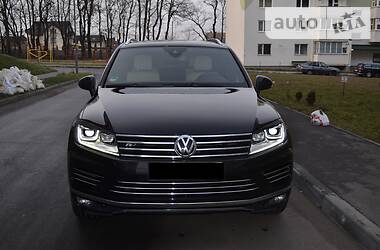 Позашляховик / Кросовер Volkswagen Touareg 2016 в 