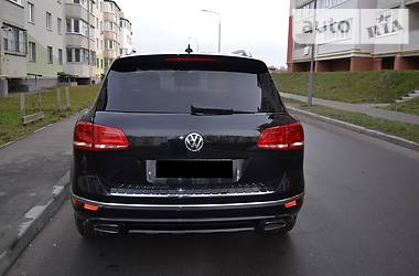 Позашляховик / Кросовер Volkswagen Touareg 2016 в 