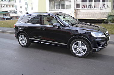 Позашляховик / Кросовер Volkswagen Touareg 2016 в 