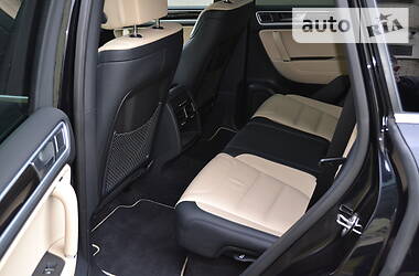Позашляховик / Кросовер Volkswagen Touareg 2016 в 