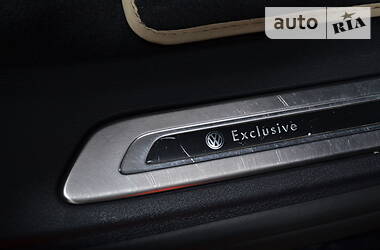 Позашляховик / Кросовер Volkswagen Touareg 2016 в 