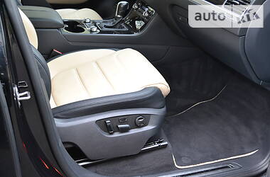 Позашляховик / Кросовер Volkswagen Touareg 2016 в 