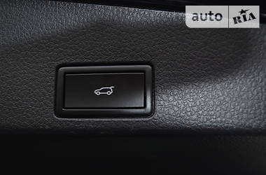 Позашляховик / Кросовер Volkswagen Touareg 2016 в 